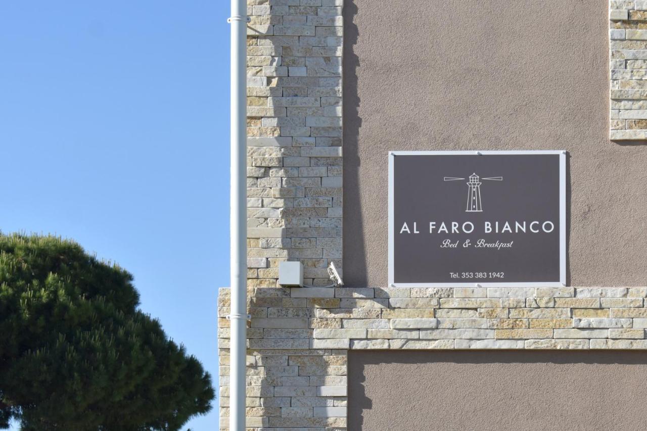 Al Faro Bianco B&B Con Parcheggio Vasto Exterior photo